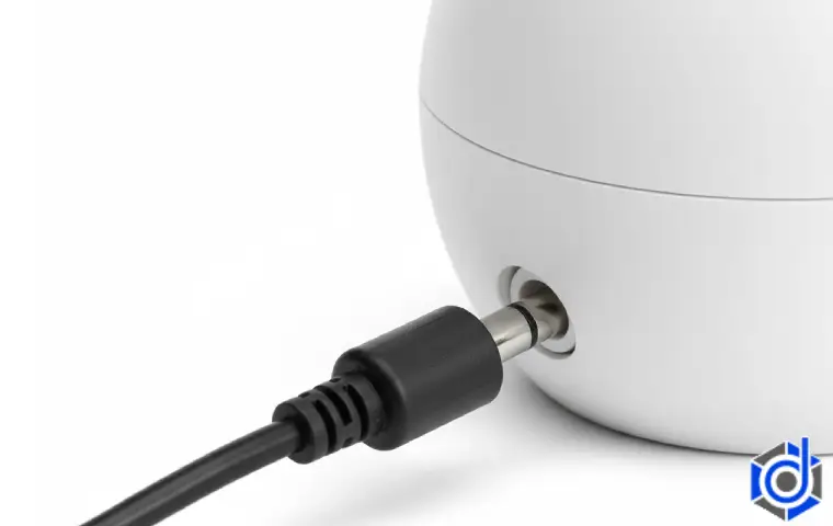 نمای نزدیک از سوکت DC آداپتور و ورودی دوربین