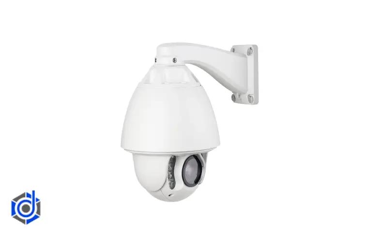 دوربین مداربسته چرخشی وصل شده روی دیوار